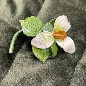 Vintage leather trillium flower brooch